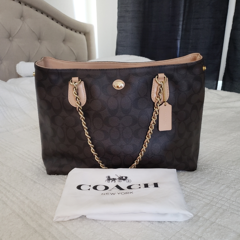 Coach Handbag Peyton Signature Chain Tote